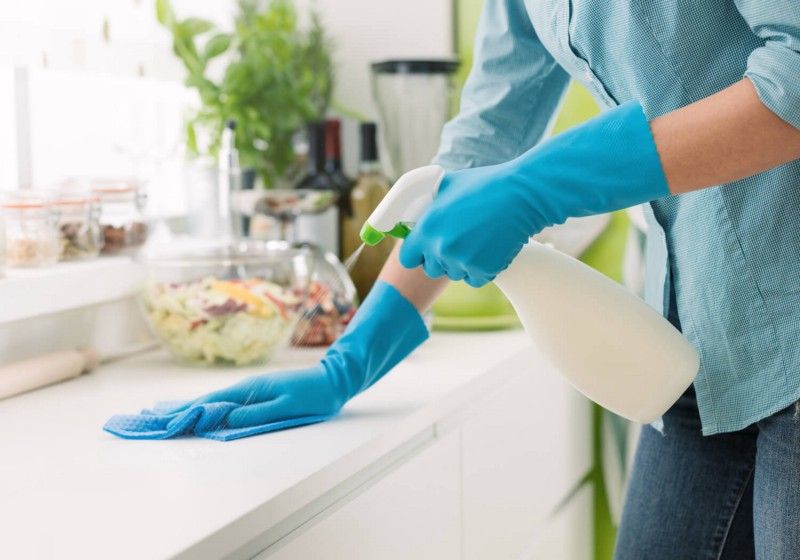 How to make a DIY cleaning spray