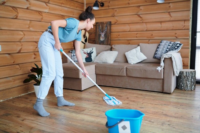 4 Tips on How to Clean Hardwood Floors