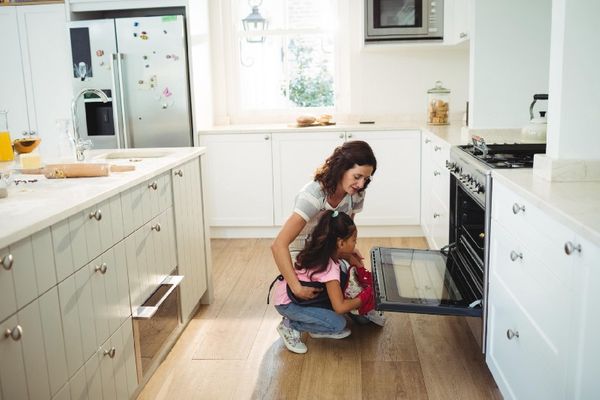 How to Clean Ovens and Oven Racks